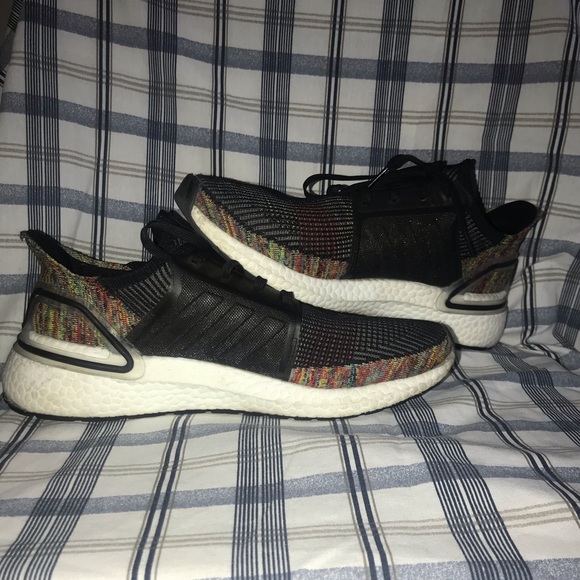 ultraboost 19 dark pixel